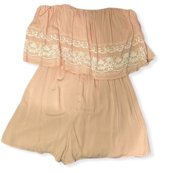 Love Tree Strapless Romper Women's Medium Pink Embroidered Boho NWOT Vacation - Picture 8 of 9